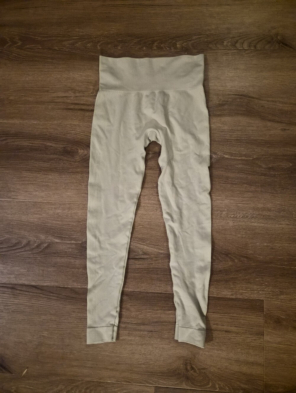 SET Active Cream  Leggings Small